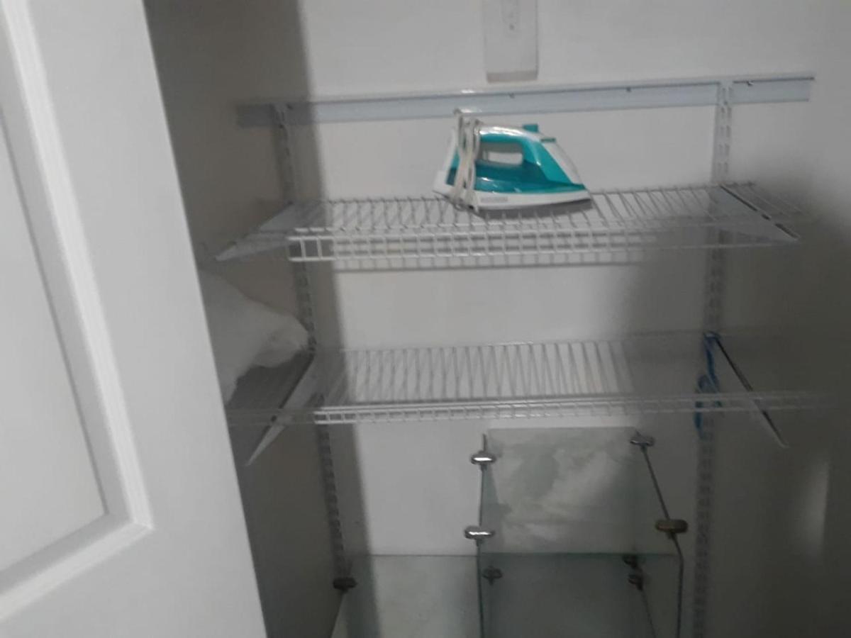 Snug Minimalist Full Bed With 50 Inch Smart Tv, Netflix, Airplay, Mini-Fridge, And 500 Mbps Wifi Near Fiu, Dolphin Mall, Airport Miami Exteriér fotografie